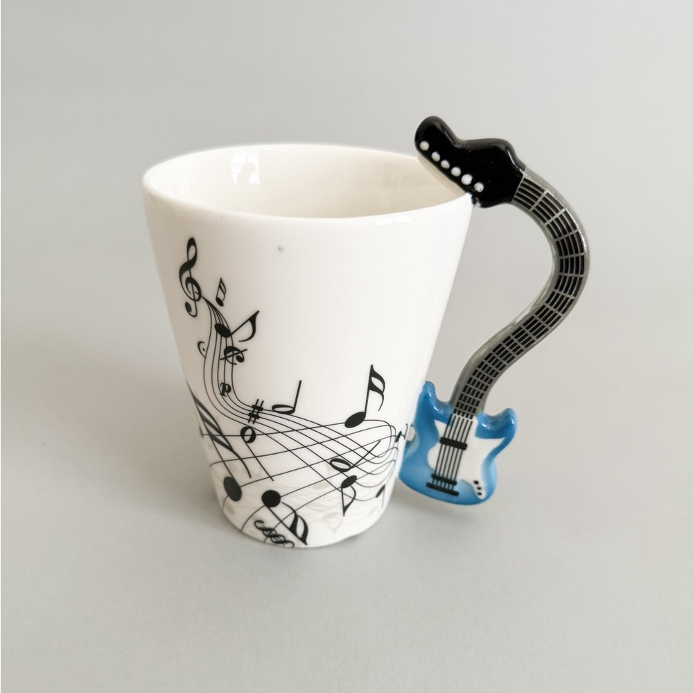Brand New LanHong Novelty Ceramic Music Mug with Notes and Blue Guitar Handle